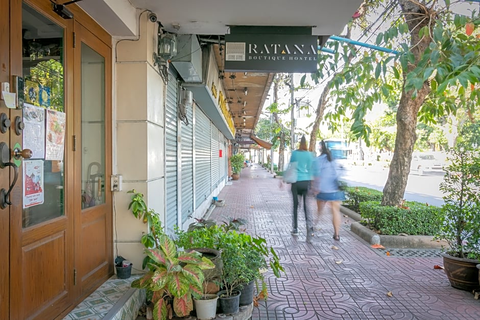 Ratana Boutique Hostel by ZUZU