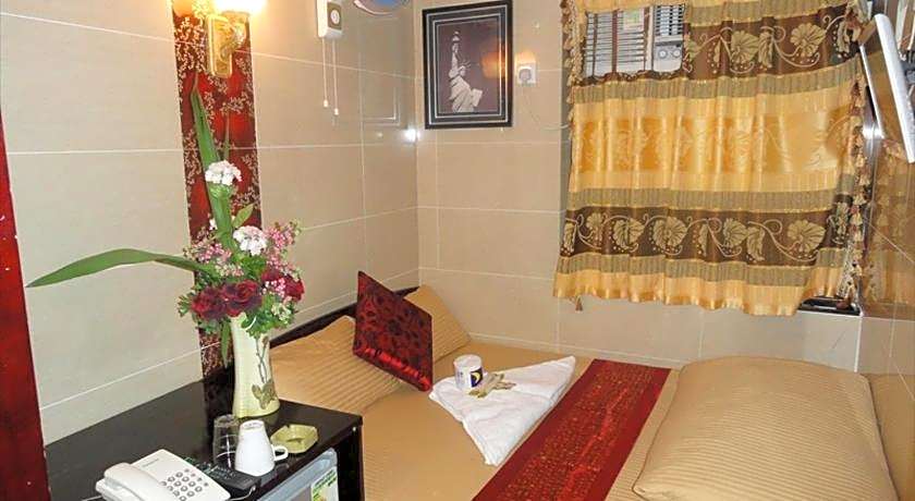 Day And Night Hostel