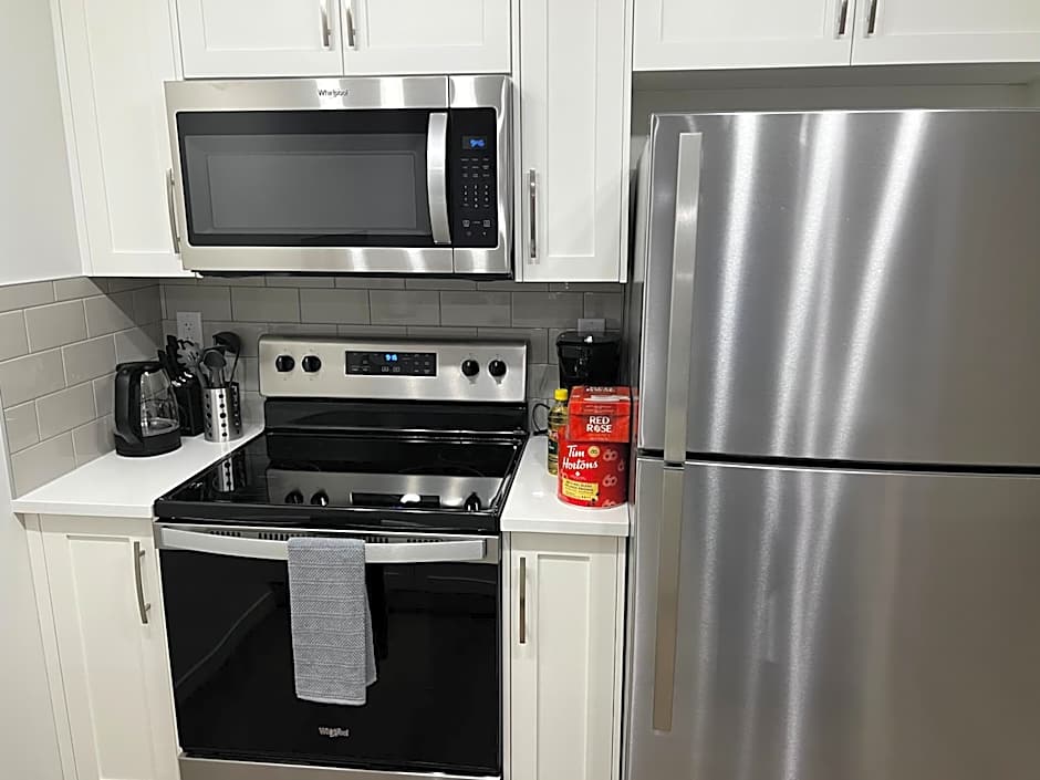 The Haven - cozy 1 bedroom suite in Seton SE Calgary