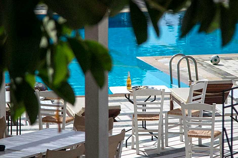 Armadoros Hotel / Ios Backpackers