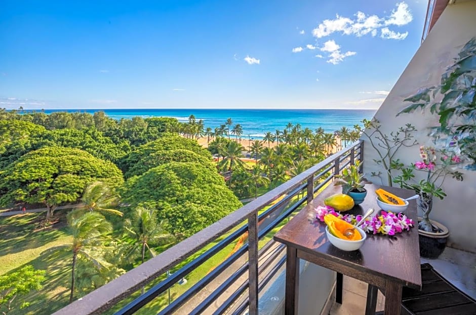 Castle at Waikiki Grand