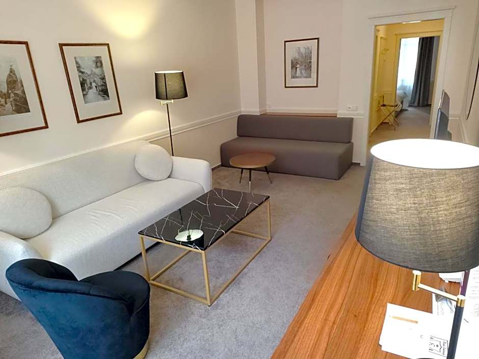 Hotel Embassy