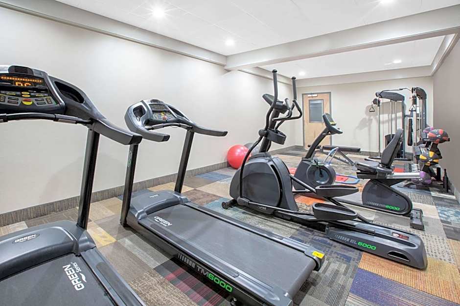 Baymont by Wyndham Grand Rapids Near Downtown