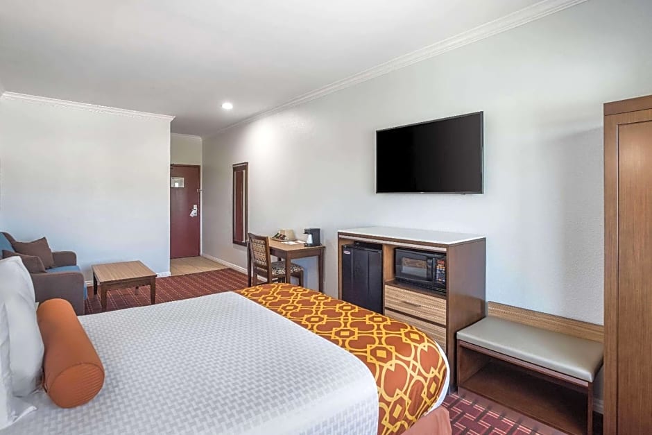 Rodeway Inn & Suites Pasadena