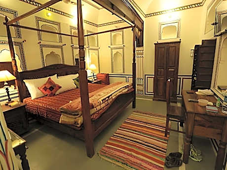 Radhika Haveli Hotel