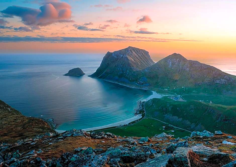 Astra Village - Waterfront Rorbu Cabins in Lofoten