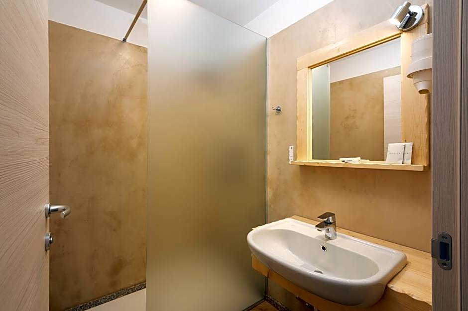 Hotel Vezza Alpine Lodge & Spa