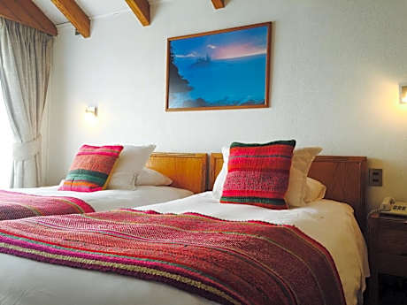 Standard Twin Room with Ocean View