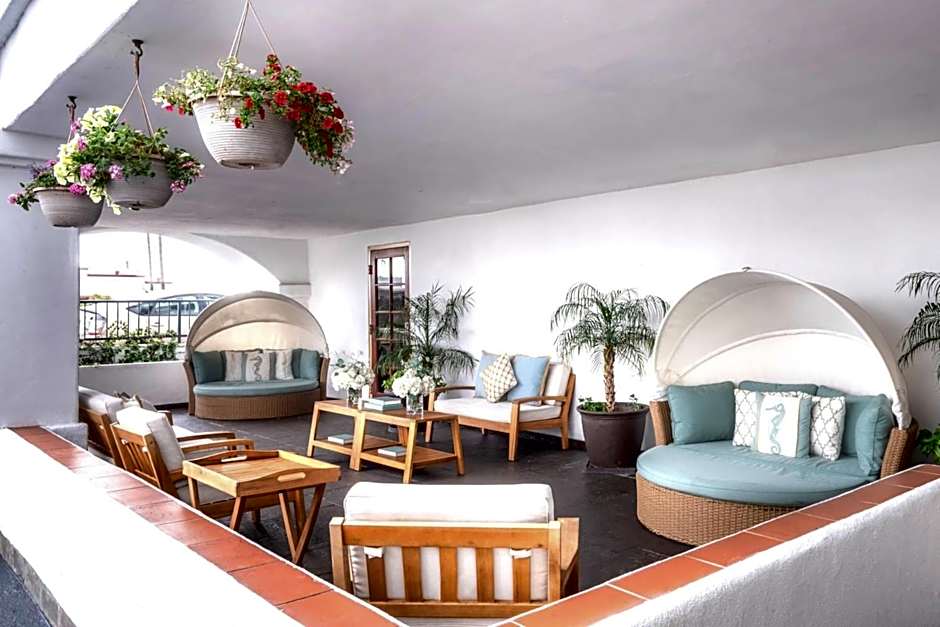 The Volare, Ascend Hotel Collection