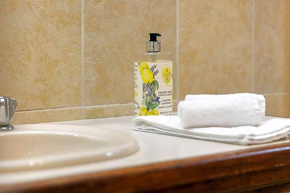 Bon Villas B&B Bonville - Adults Only, Pet Friendly Accommodation