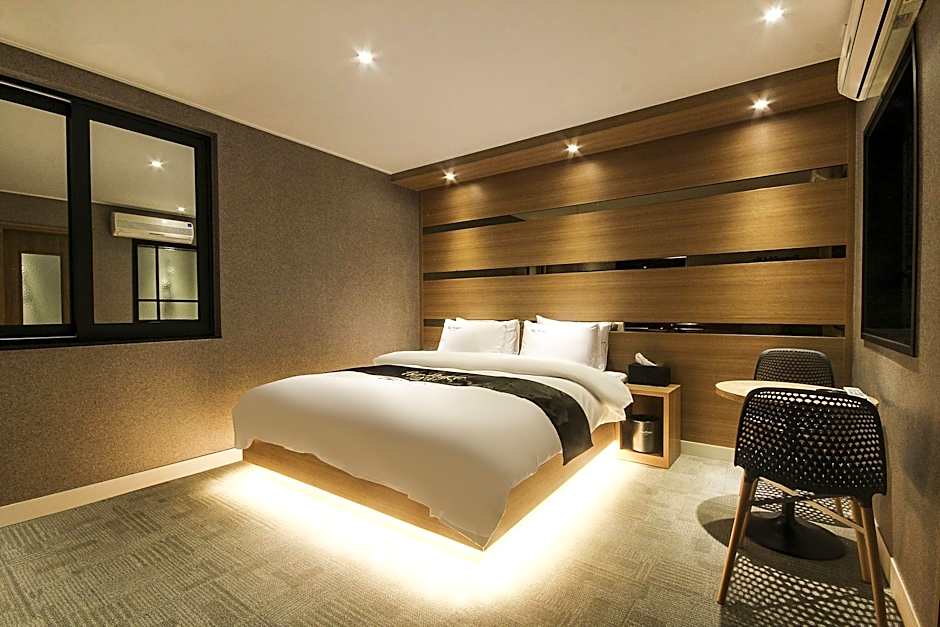 Two Heart Hotel