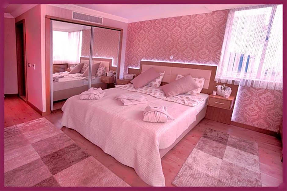 GRAND ZENTRUM HOTEL CAFE RESTAURANT - Taksim Square – Istanbul, TR