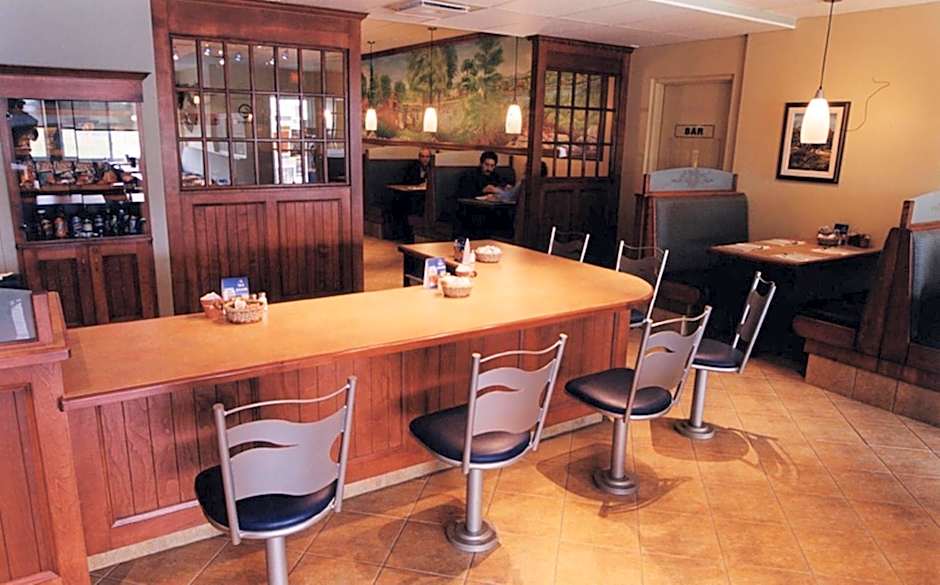 Travelodge by Wyndham Drummondville