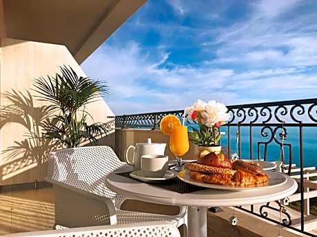 Standard Double or Twin Room with Sea View