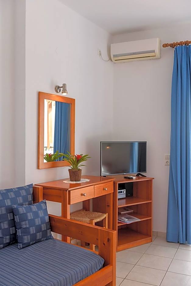 Finikas Studios & Apartments - Kalamaki Holidays