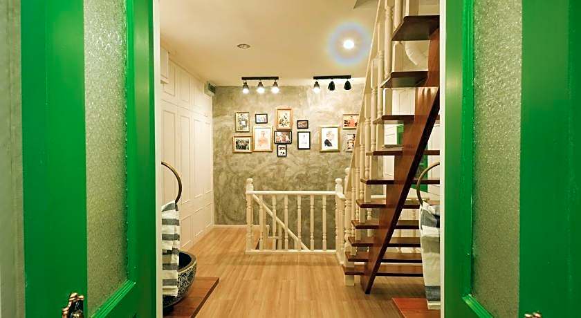 Ratana Boutique Hostel