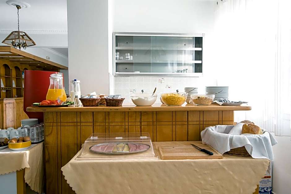 Kamari Blue Boutique Hotel