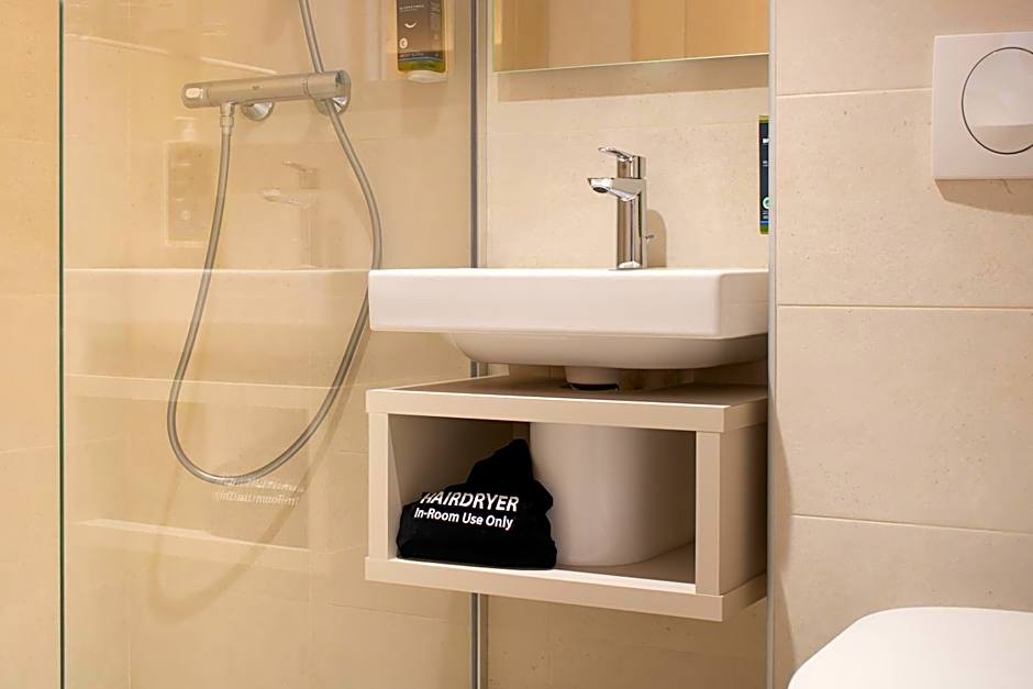 Brit Hotel Avignon Sud Le Calendal