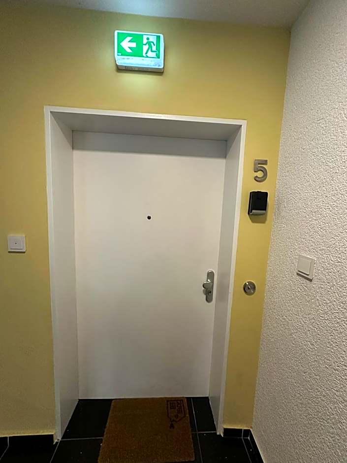 Al Nafurah Apartments