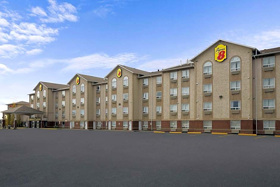Super 8 by Wyndham Fort Nelson BC