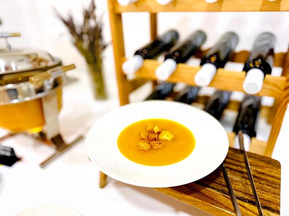 WHITE DONKEY BOUTIQUE Hotel