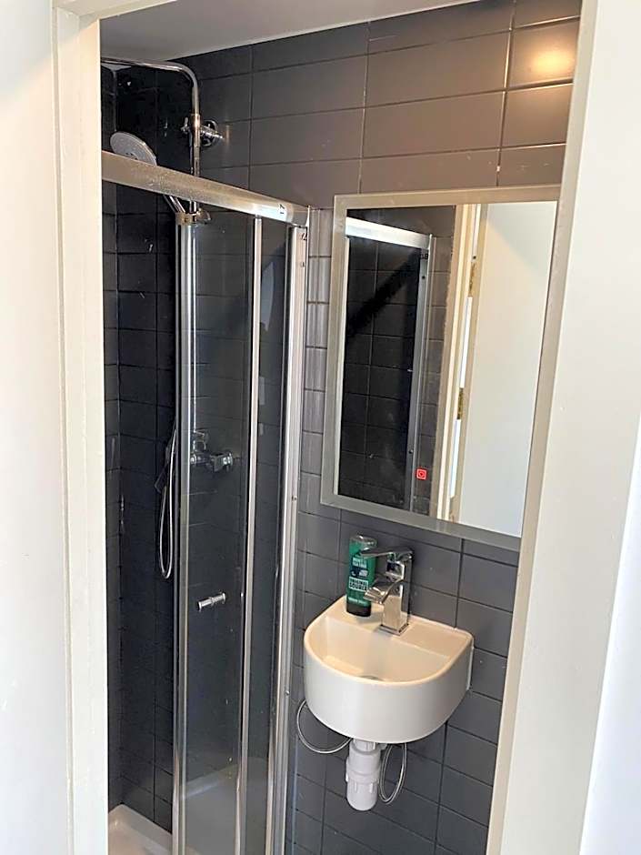 Exhibition Court Hotel 4