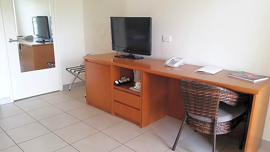 Cairns Queenslander Hotel & Apartments