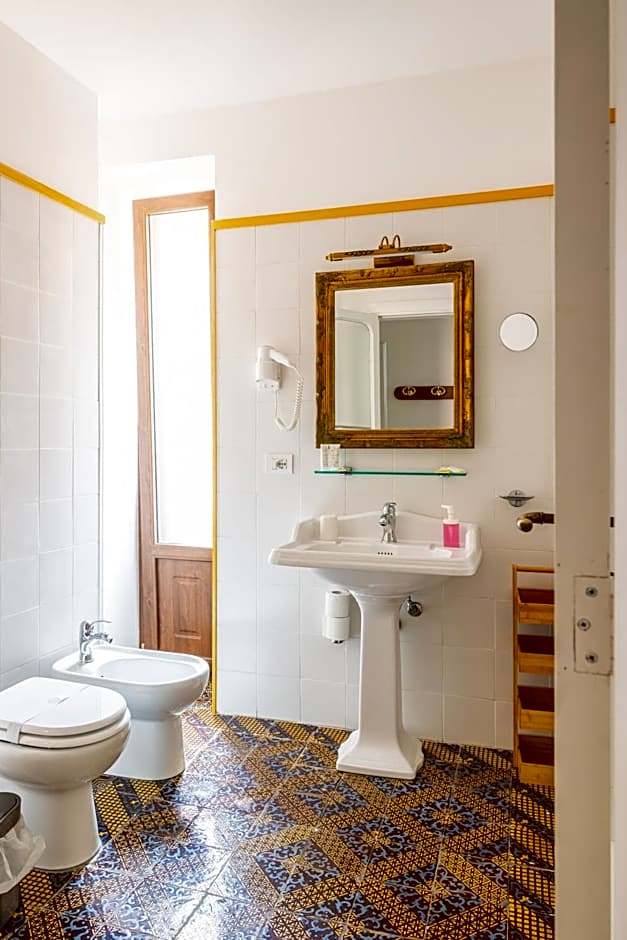 B&B Faraglione