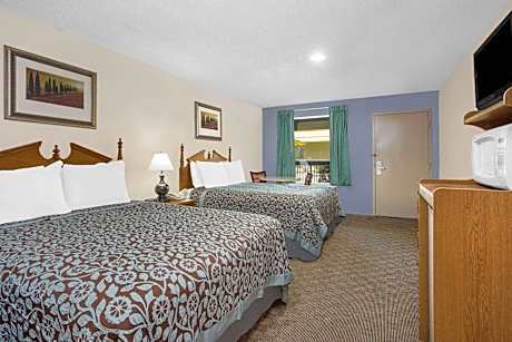 2 Double Beds Smoking