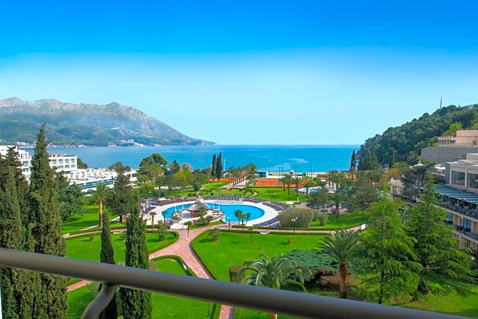 Iberostar Waves Bellevue