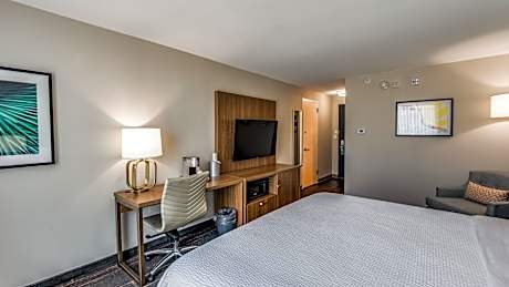 Standard King Room - Communications/Mobility Accessible