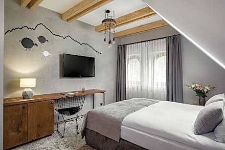 Double Room with Mountain View