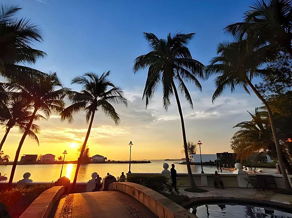 Avillion Admiral Cove Hotel