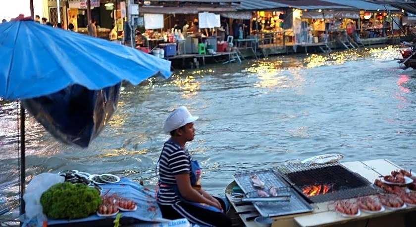 RoomQuest Amphawa VaylaSamran