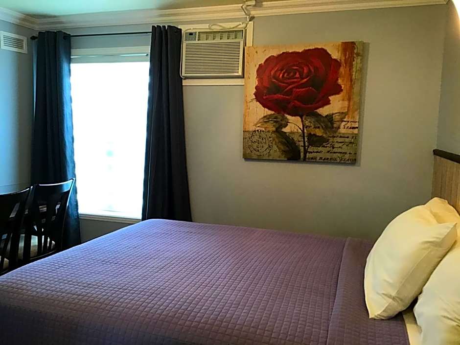 Photo 1 of 11 of Standard 1 Queen Bed