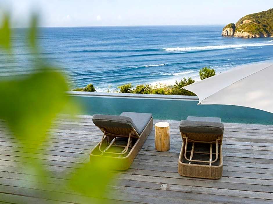 Kini Resort - Luxury Beachfront Bamboo Resort