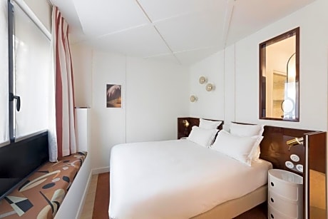 Superior room Riviera Eiffel view
