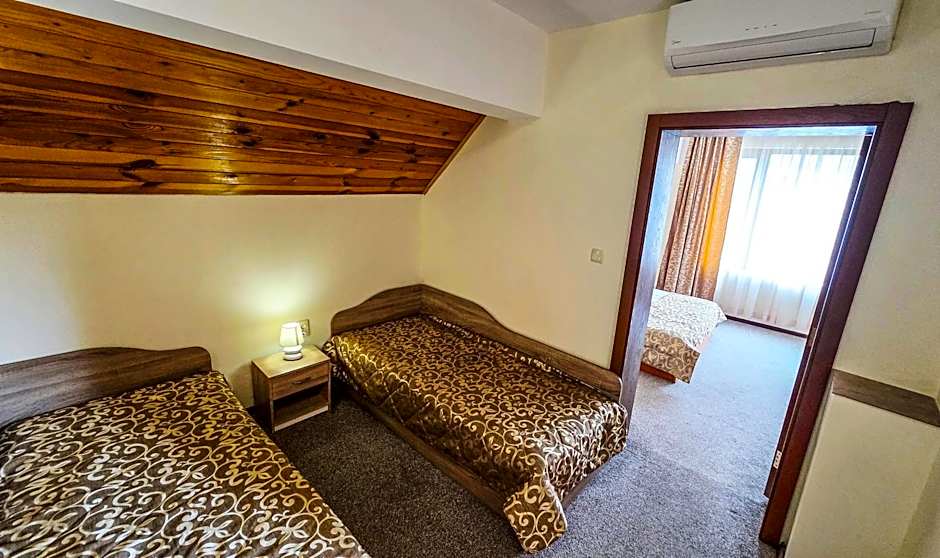 Friends Family Hotel