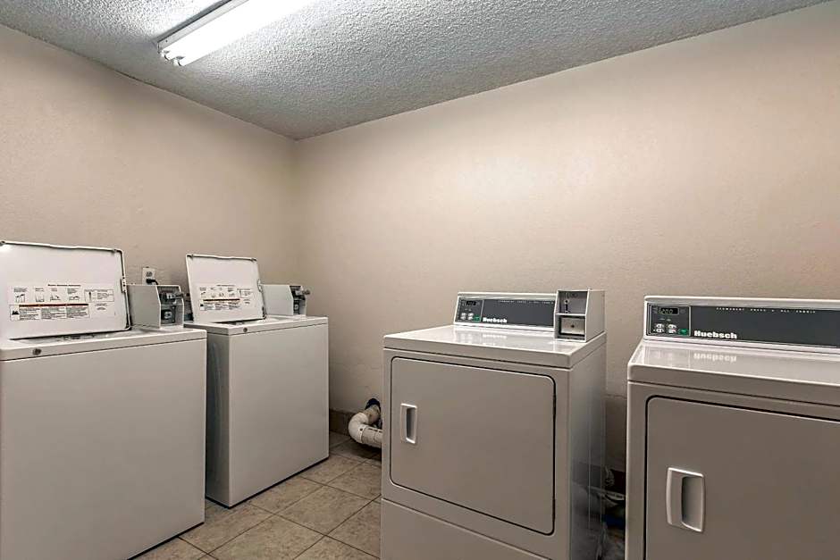 Brentwood Inn Clinton