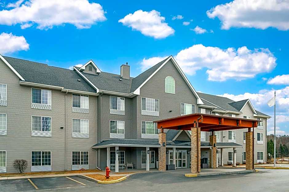 Country Inn & Suites by Radisson, West Bend, WI