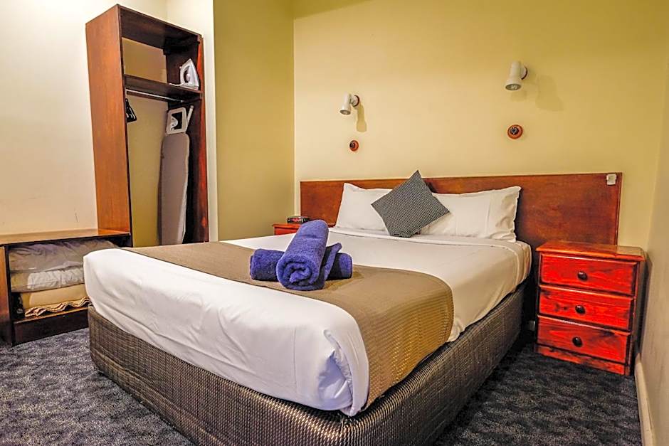 Pioneer Station Motor Inn