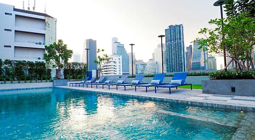 The Quarter Phromphong by UHG