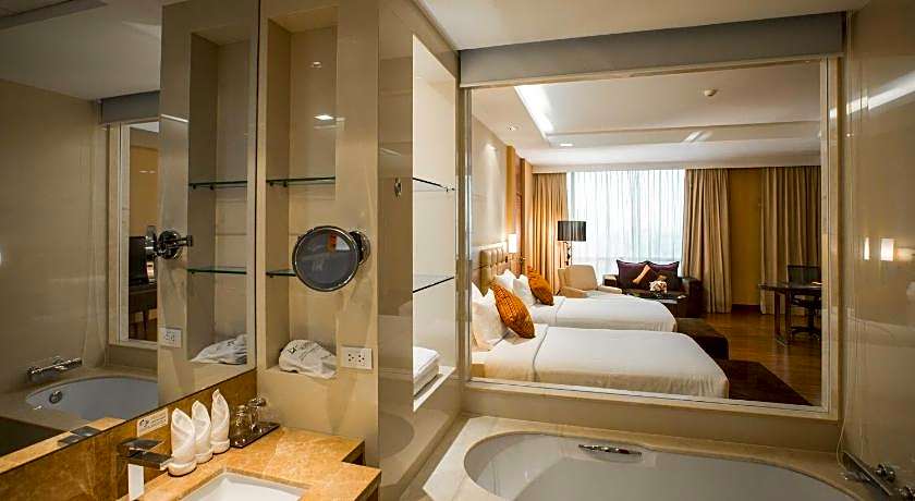 The Grand Fourwings Convention hotel (SHA Plus)