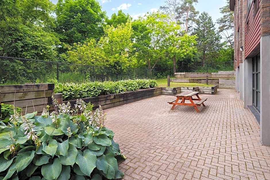 Travelodge by Wyndham Barrie