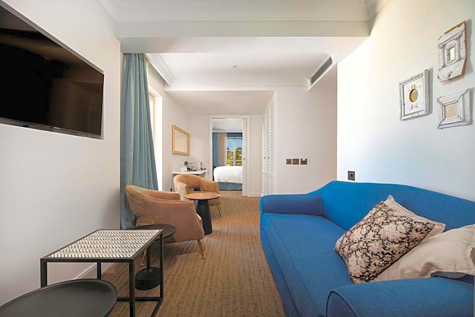 Photo 1 of 5 of Suite, Corner, Sea View, Balcony