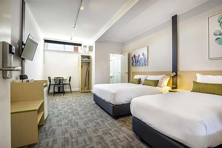 Nightcap at Hume Hotel