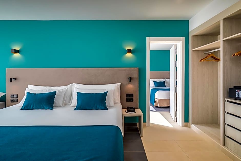 Photo 1 of 12 of Quadruple Room
