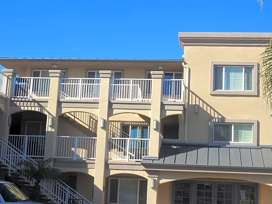 PB Surf Beachside Inn