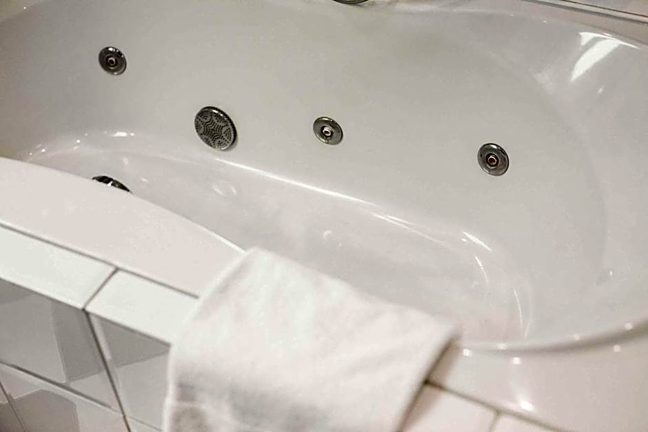 Golden Tulip Hotel Central