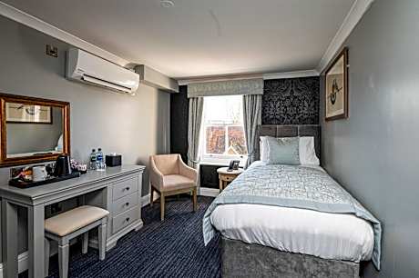 Cozy Single Room - Non-Smoking